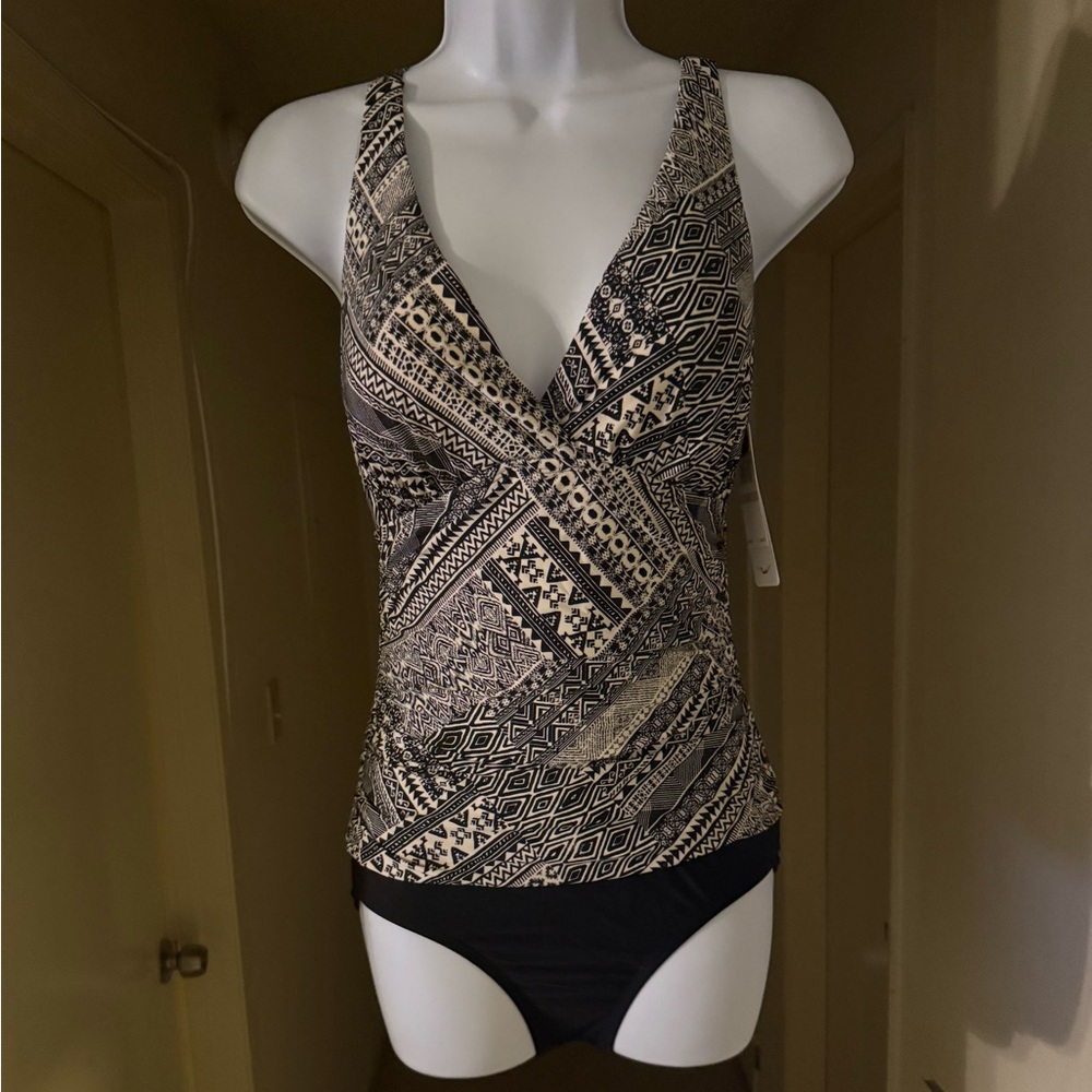 Jantzen V-Neck Black and Beige Patterned Swimsuit - NWT - Size 6 C/D Cup